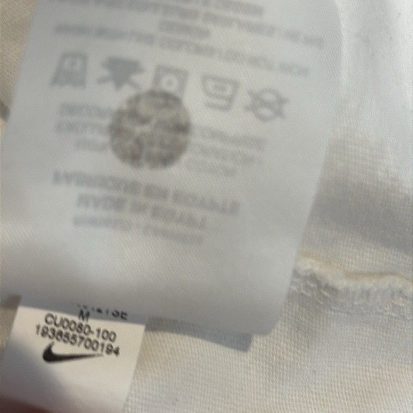 Nike Men's White Graphic T-Shirt Size Medium - Picture 8 of 8